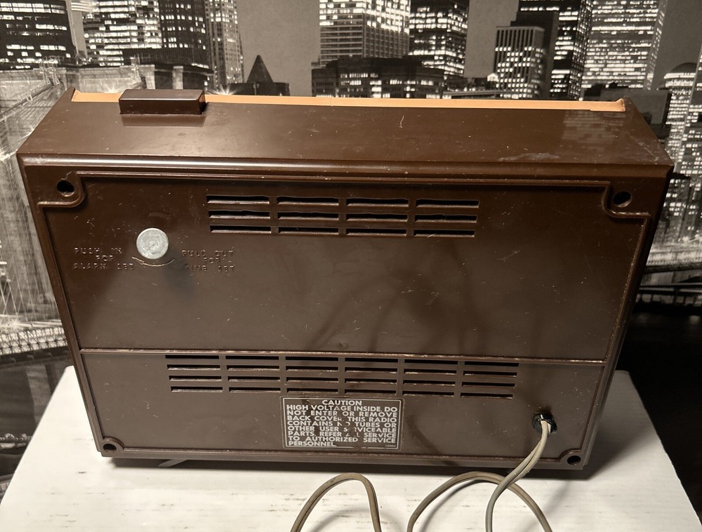 vtg 1966 sears silvertone solid state transistor radio Alarm Clock tested *Read*