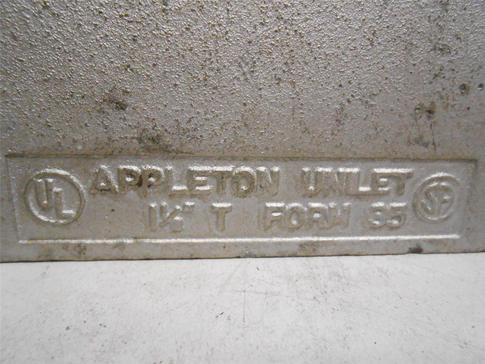 Appleton Unilet 1-1/2" T Conduit, Form 35