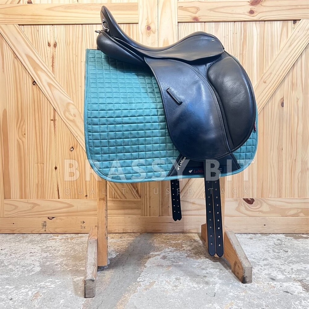 18" County Connection Dressage Saddle
