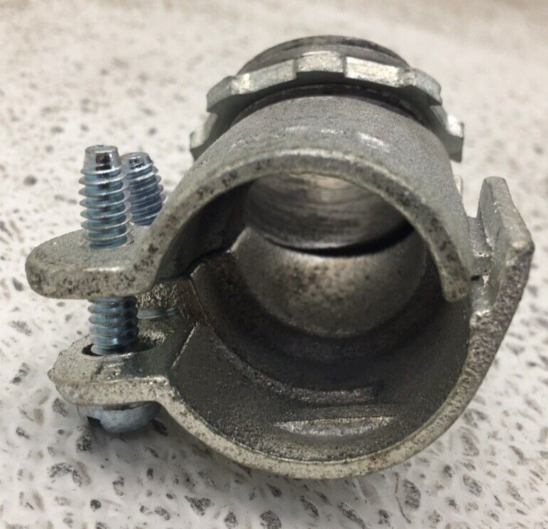 2223 RACO 3/4 INCH 45 DEGREE SQUEEZE CONNECTOR