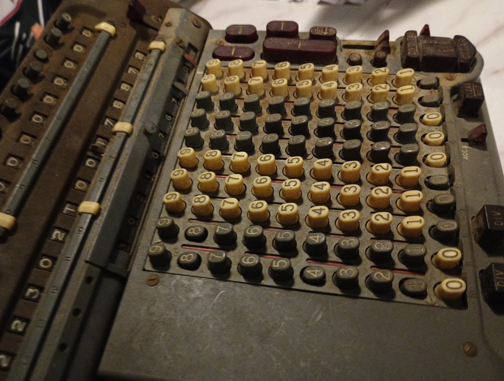 Vintage Monroe Monromatic CSA-10 Machine Calculator OLD Collectible Not Working