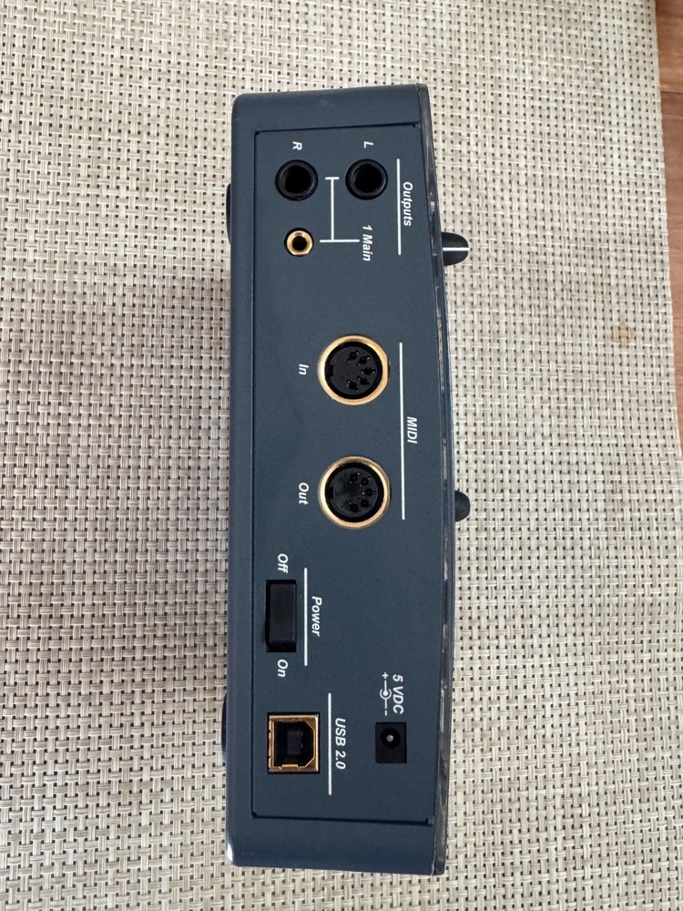E-Mu Systems 0404 USB Audio / MIDI Computer Interface