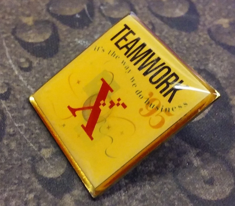 Teamwork Xerox 1995 pin badge