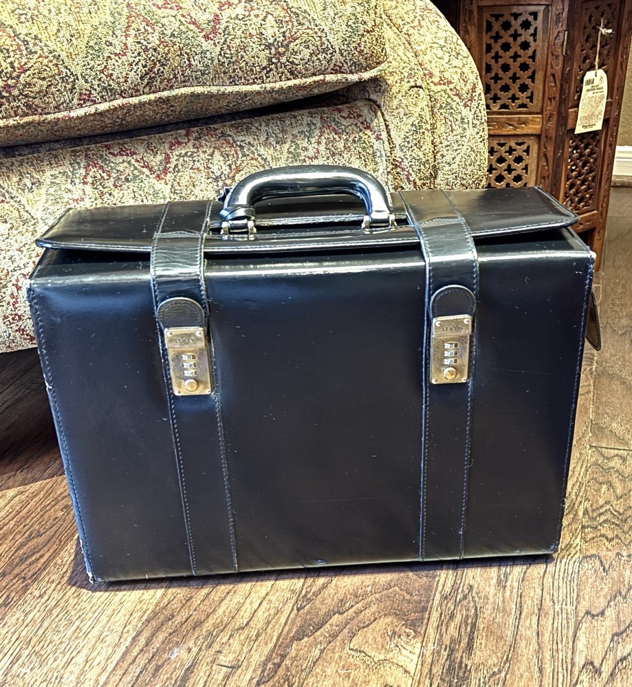 VINTAGE BLACK PILOTS BRIEF CASE