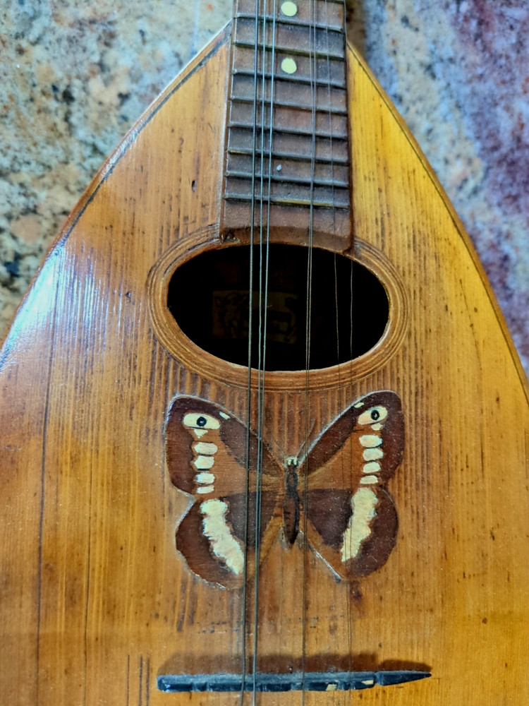 VINTAGE ITALIAN MANDOLIN