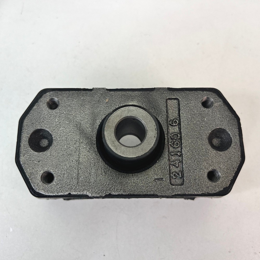 International 1664729C8 Engine Mount Isolator Supersedes 1664729C7