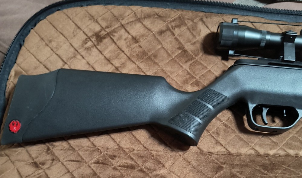 Ruger Air Hawk Elite II Rifled Pellet Gun with accessories 