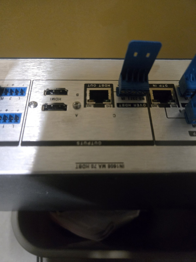 Extron IN1608 8 Input Scaling Presentation Switcher