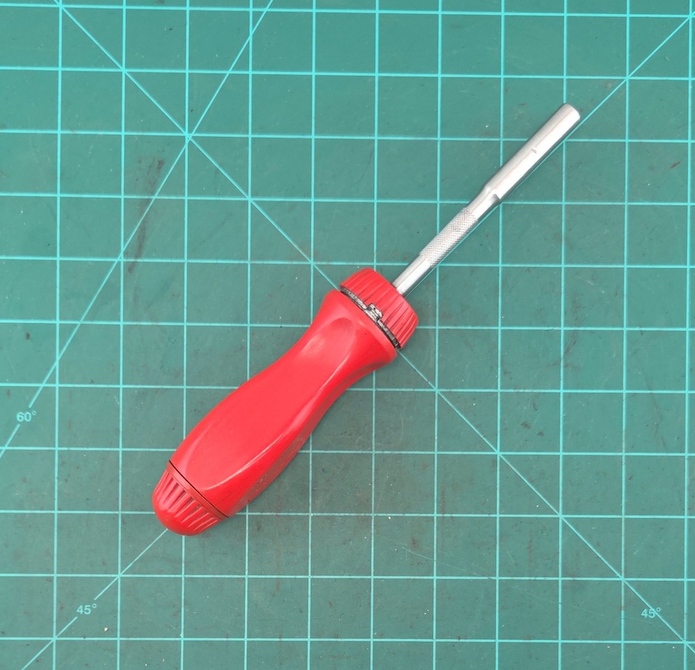 Snap On Tools SSDMR4A Ratcheting RED Original Hard Handle Screwdriver w/ Bits