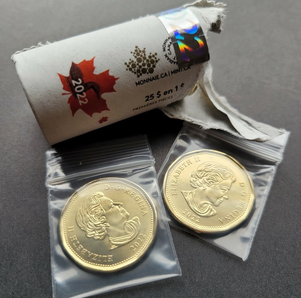 *** CANADA  LOONIE  2022  *** FROM  MINT  ROLL  ***