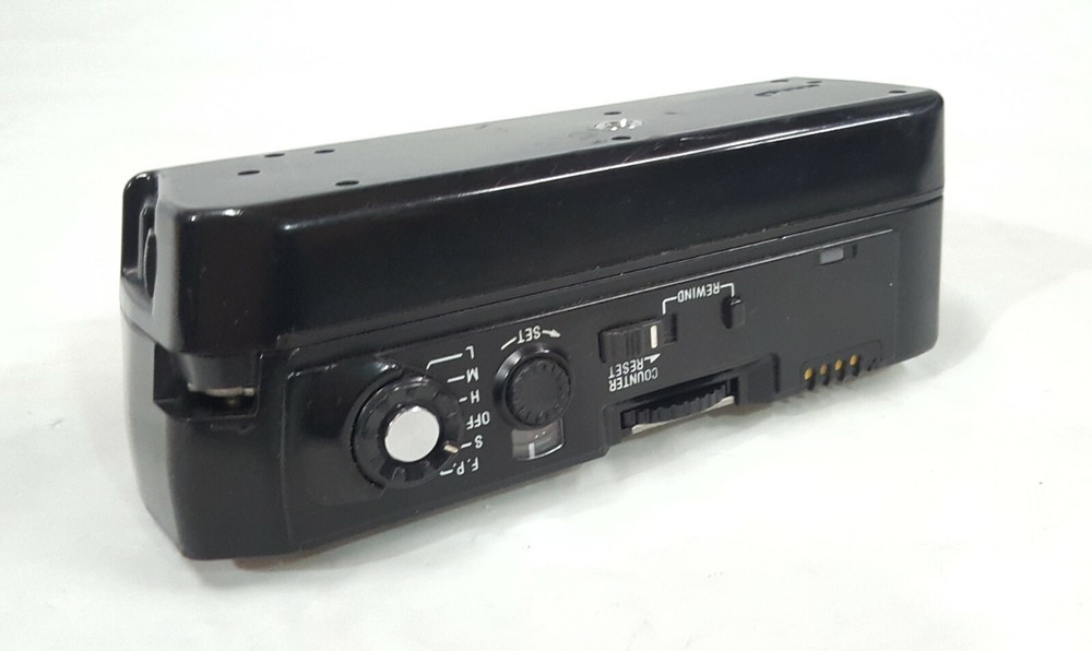 Camera Battery Mount Grip for DSLR Camera - Very Nice!