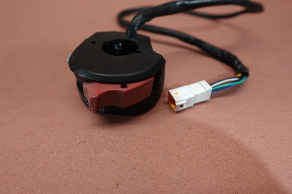 2017-2020 Ducati Supersport S Right Handlebar Stop Start Kill Switch