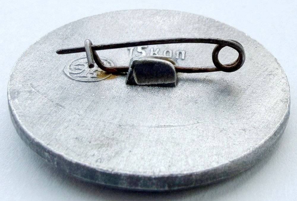 USSR SOVIET PIN BADGE. LENIN
