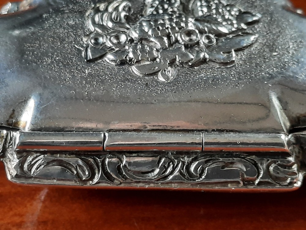 800 Silver Cast German Shell Shaped Trinket or Snuff Box