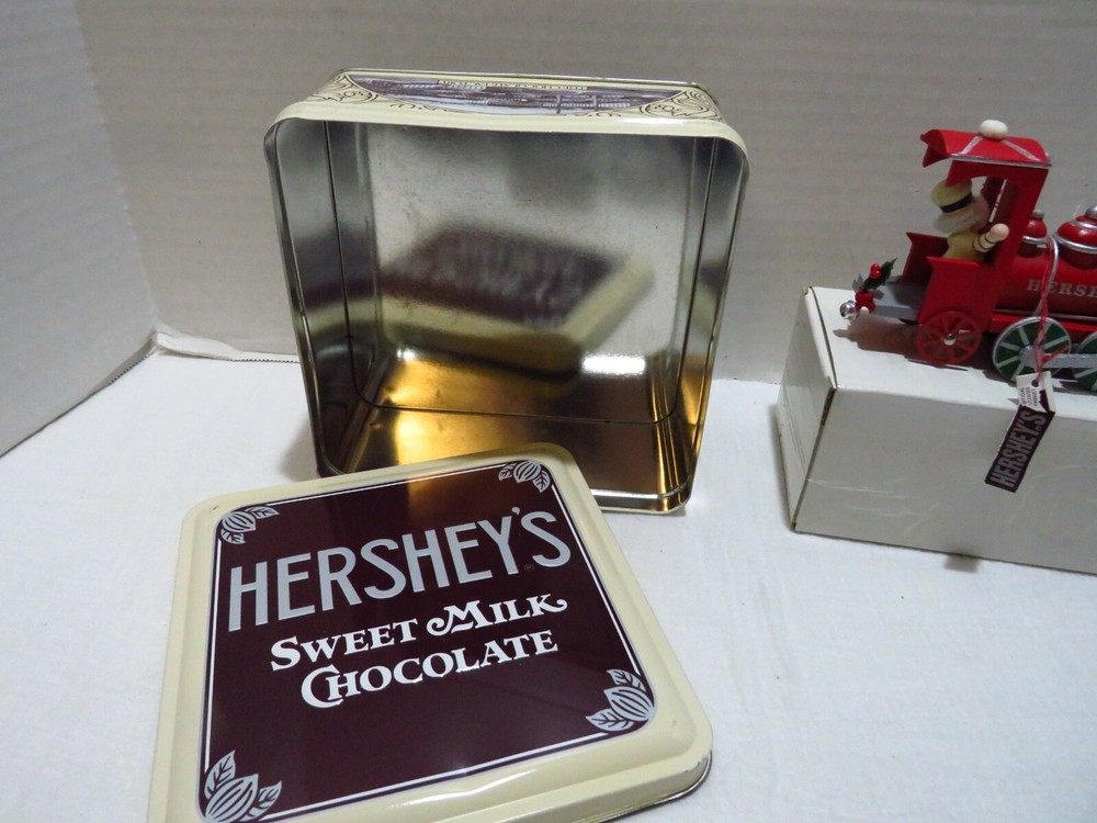 VTG HERSHEYS WOOD TRAIN ENGINE WITH HERSHEYS TIN