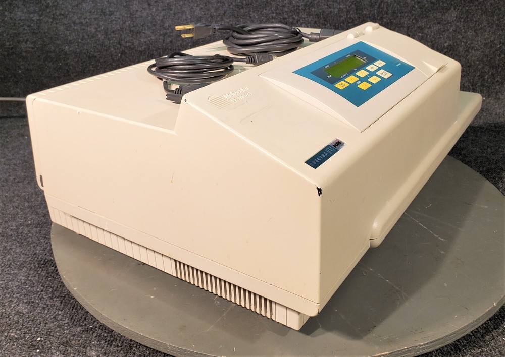 Molecular Devices SpectraMax Plus Microplate Reader Spectrophotometer