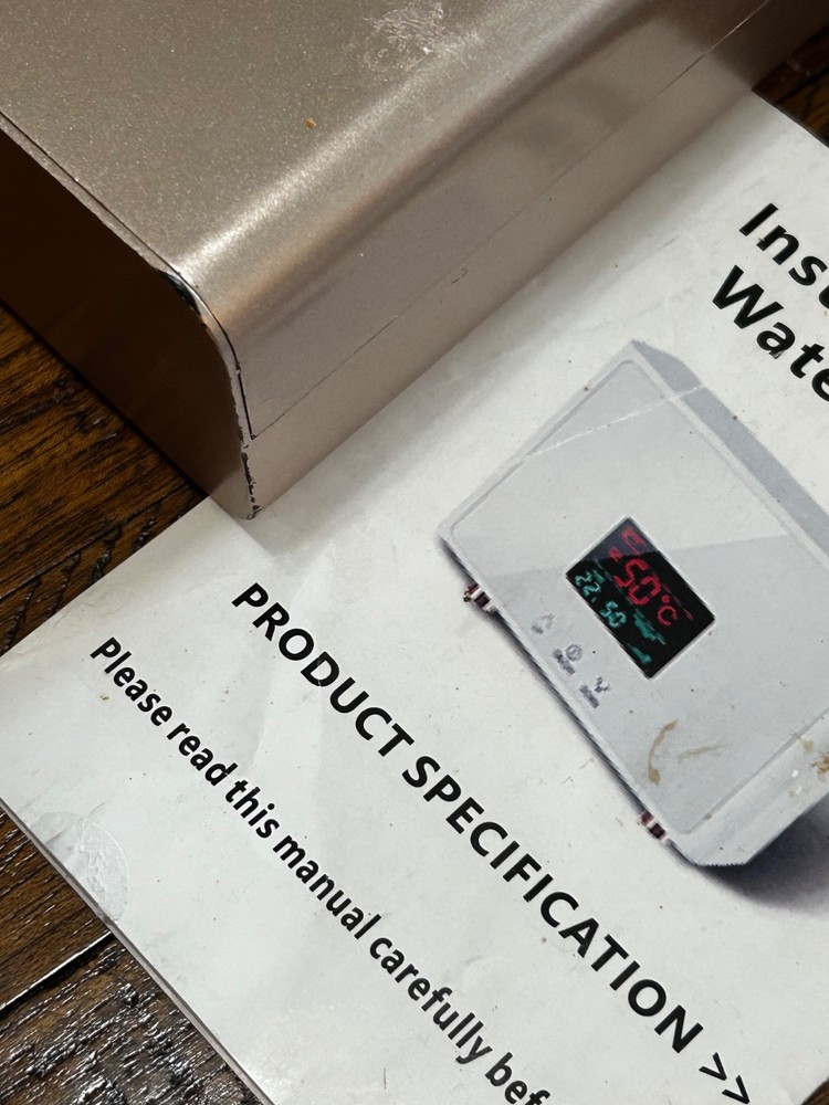 Tankless Mini Electric Water Heater Wall 3000 W Model NO: LF-001A