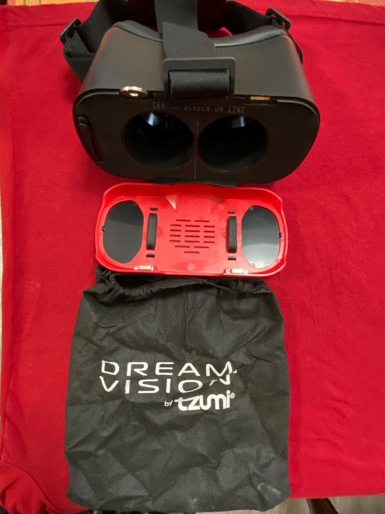 Virtual Reality VR Headset Tzumi Dream Vision with storage bag