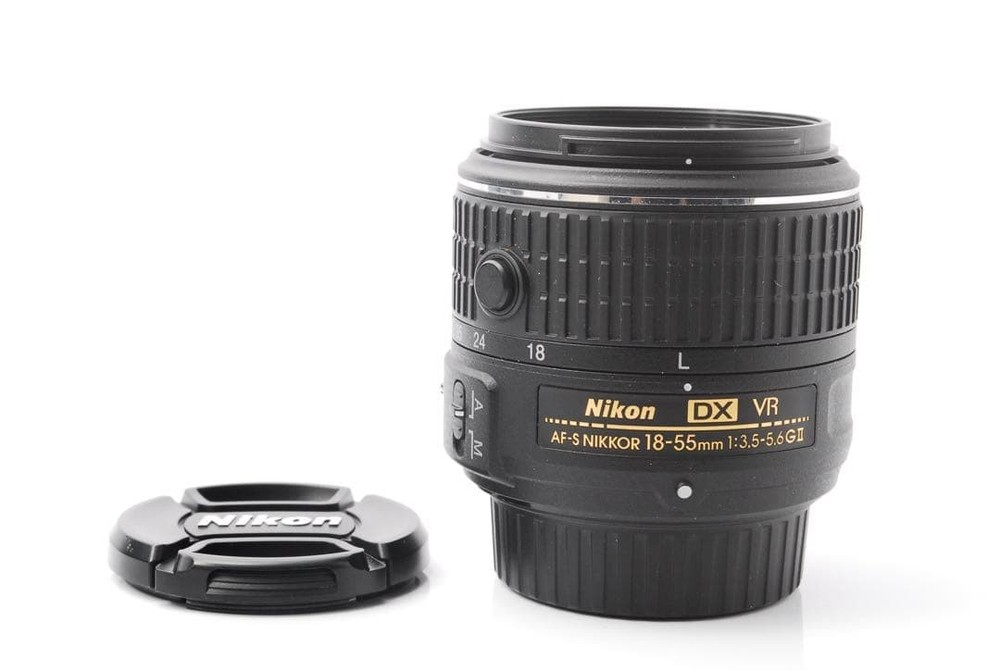 Nikon D3300 w/ 9086 Shots 661762