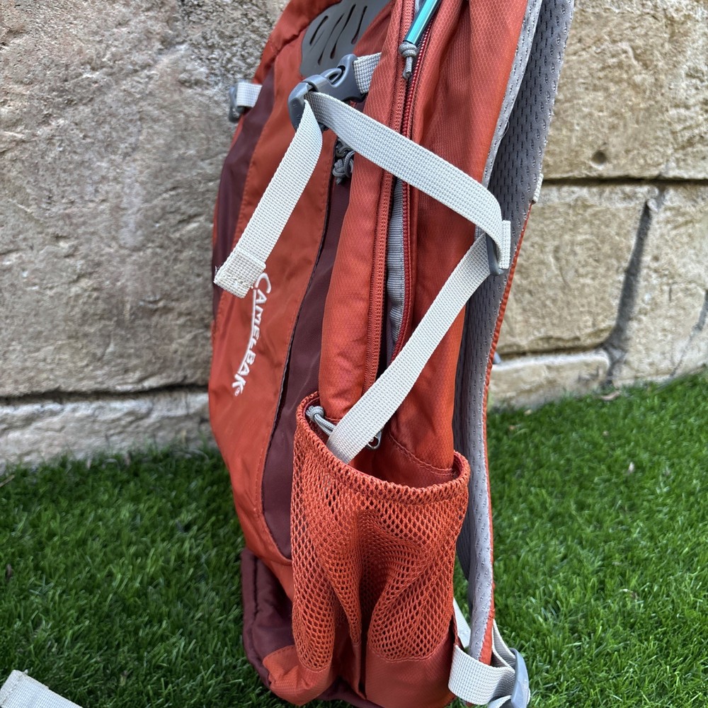 Camelback Cloud Walker Hydration Black Backpack w/Reservoir Bladder Hiking