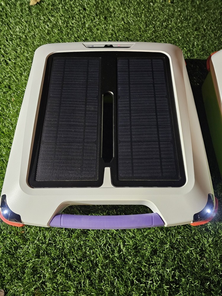 ARIEL by Solar Breeze Robotic Pool Skimmer