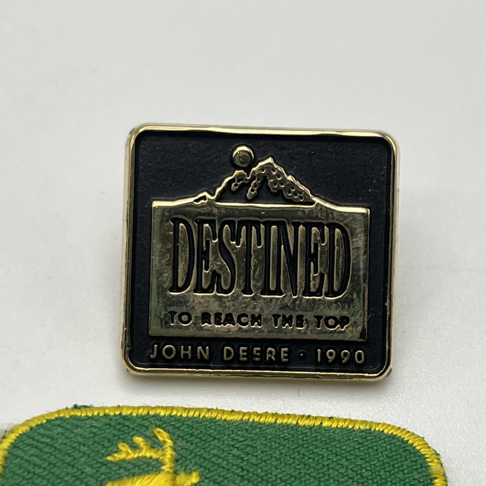 John Deere Lot Patch Gathering On The Green Pin