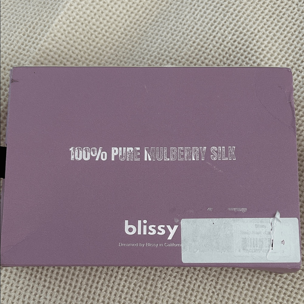 BLISSY Pure Silk Sleep Mask, Lavender, NWT open box