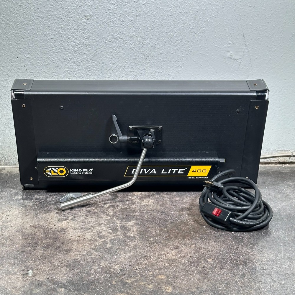 Kino Flo DIV-400 Diva Lite for Studio Lighting w/ Case