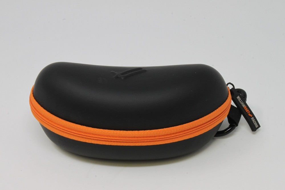 William Rast Sunglass Black Zip Case with Cloth Pouch NEW