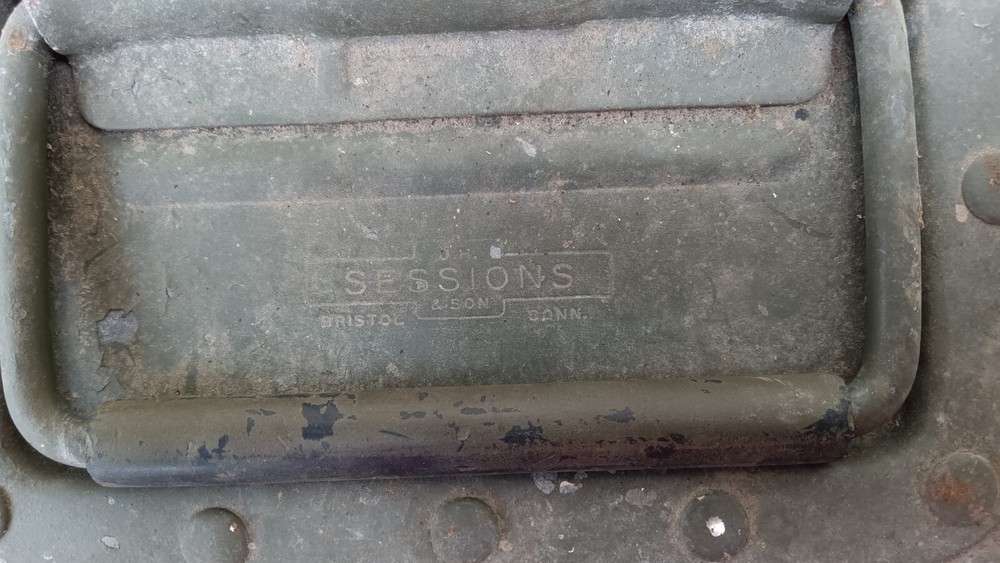 Green sessions military box.