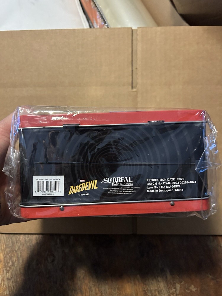 DAREDEVIL LUNCHBOX w/ THERMOS! NEW!