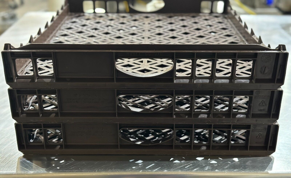 Pallet of 50 stackable bakery trays. Used, great condition.