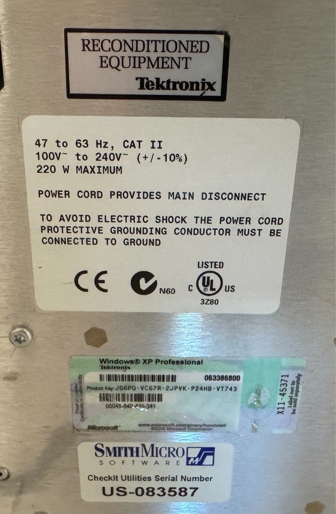 Tektronix TLA5203 Logic Analyzer With Accessories