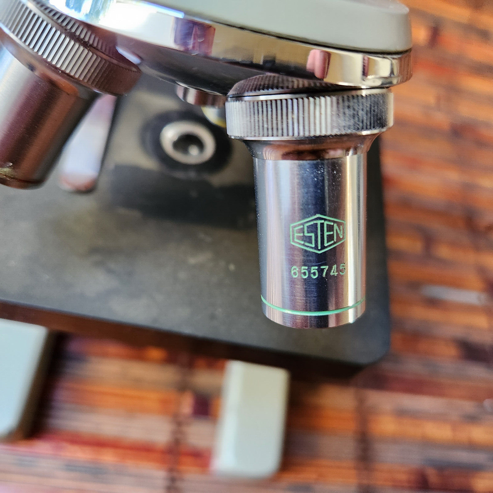 ESTEN MICROSCOPE NO. 652502 - Made in Japan, VERY SOLID CONSTRUCTION
