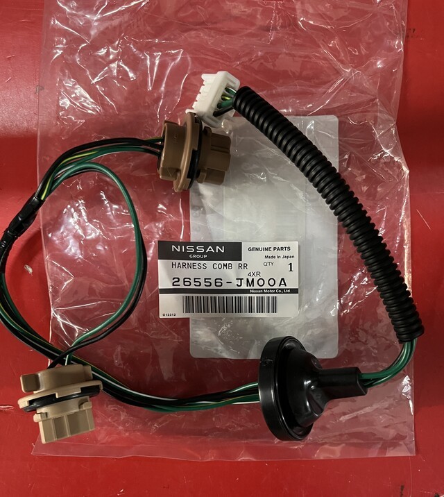 Genuine Nissan Socket & Wire 26556-JM00A