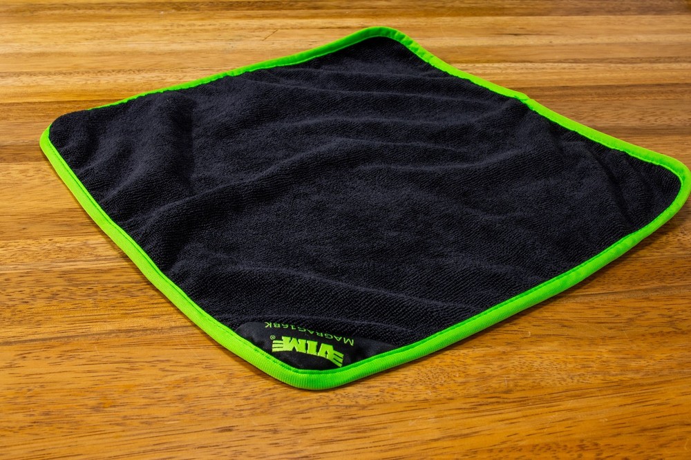 VIM Tools 16'' X 16'' Magnetic Microfiber Rag - Black & Green MAGRAG16BK