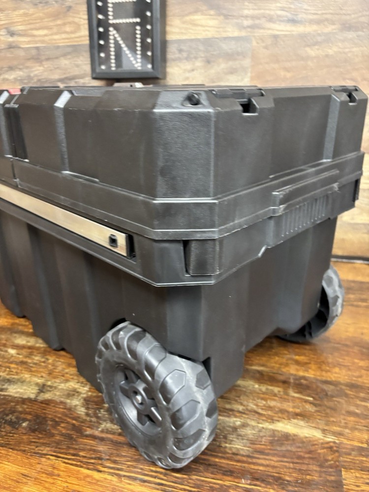 Keter Masterloader Resin Rolling Tool Box with Masterloader