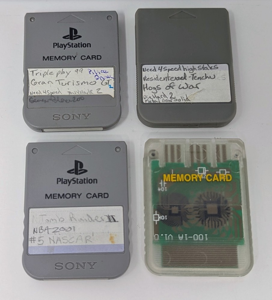 PlayStation 1 PS1 Performance Memory Card Case Holder w/ 4 Memory Cards - Tested