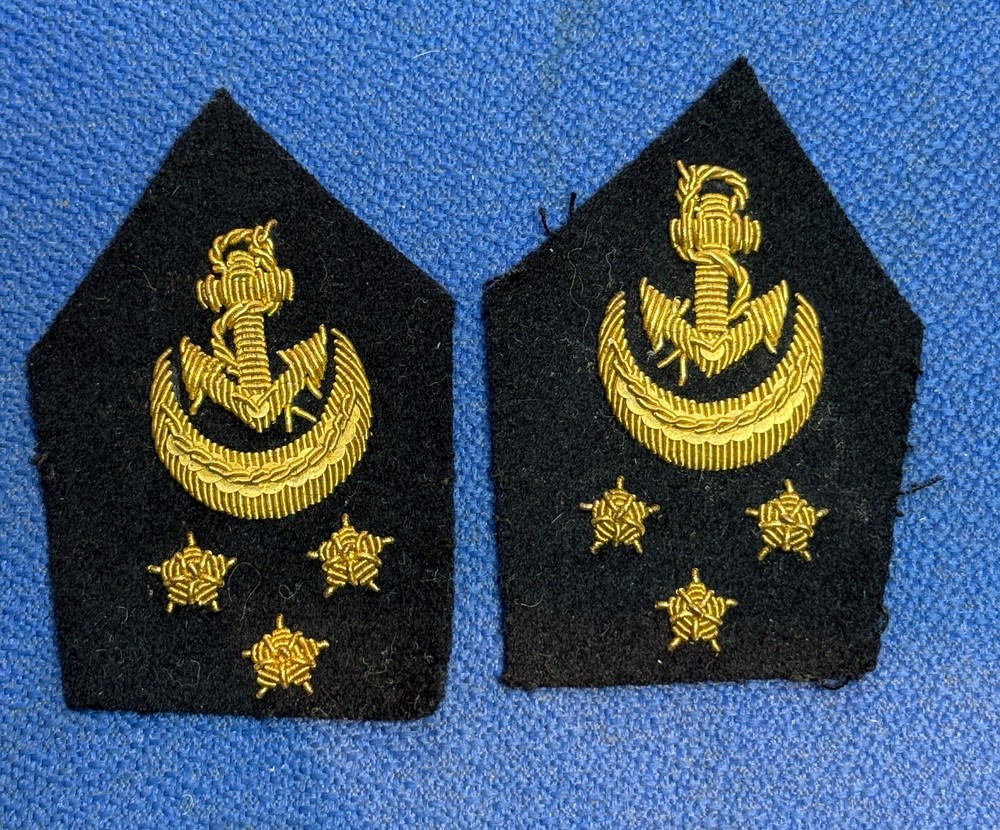 MILITARIA 2 COLLAR LEGS COLONIAL ADMINISTRATOR