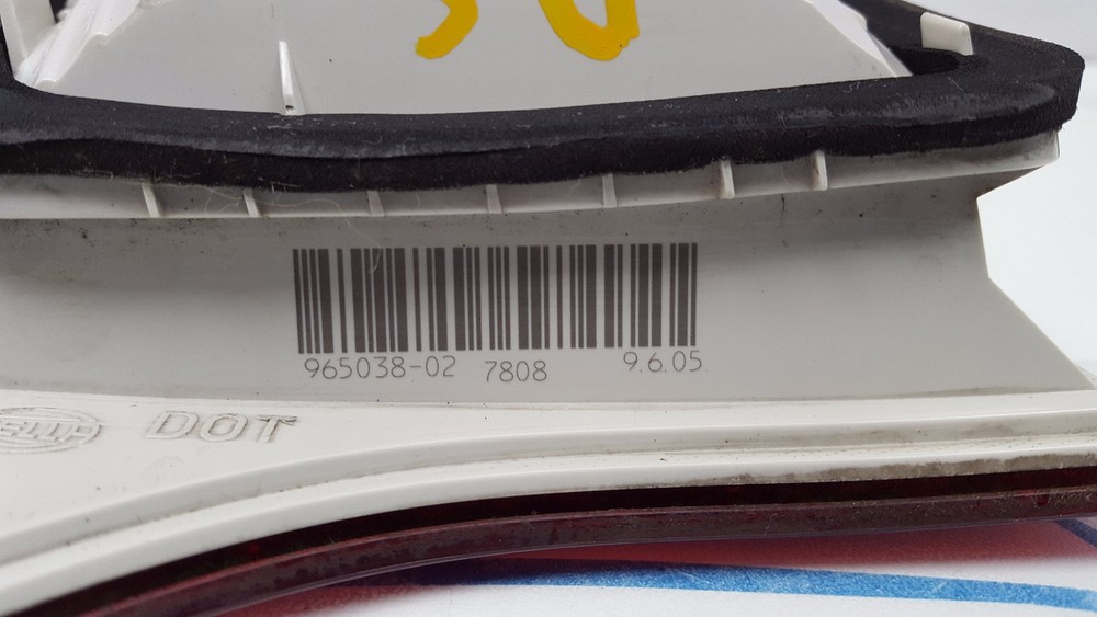 AUDI A4 B7 04-08 REAR DRIVER RIGHT SIDE TAILGATE TAIL LIGHT 8E5945094