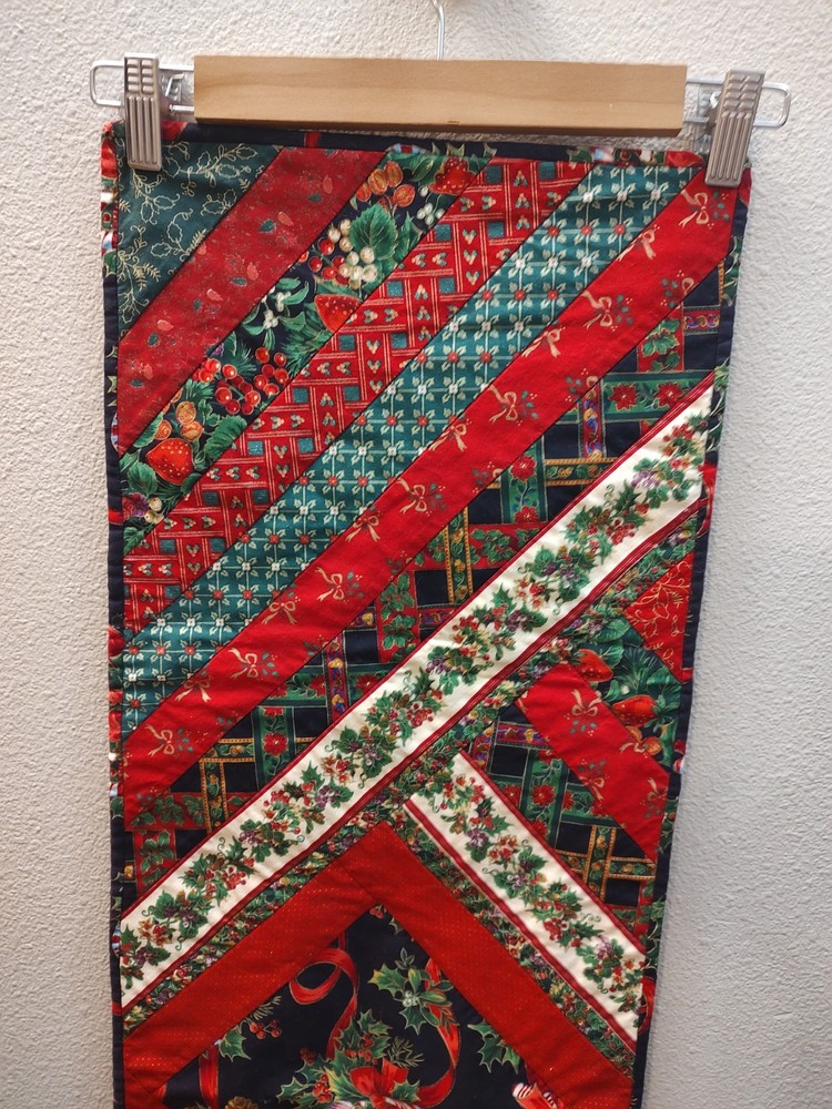 Handmade Patchwork Rectangle Table Topper Runner Christmas Decor Candy cane A6