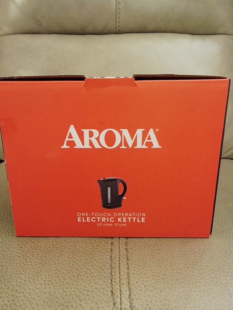 7 Cup Aroma Electric Kettle One Touch Operation 1.7 L AWK-110B New Open Box