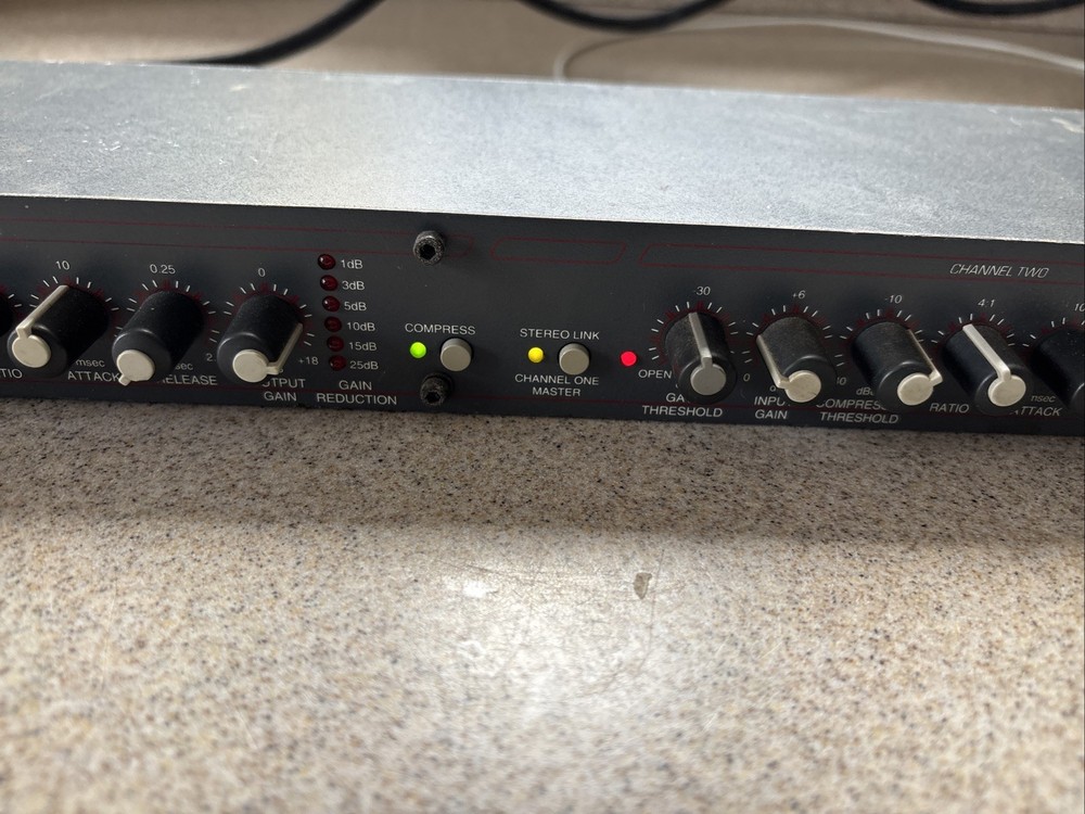 Rack Mount DOD 866 Series II 2 Channel Gated Compressor Limiter