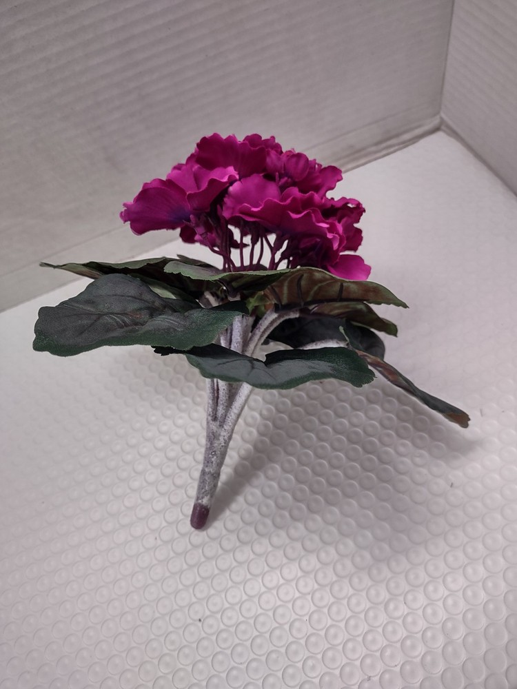 9" Artificial African violet (Magenta) without pot