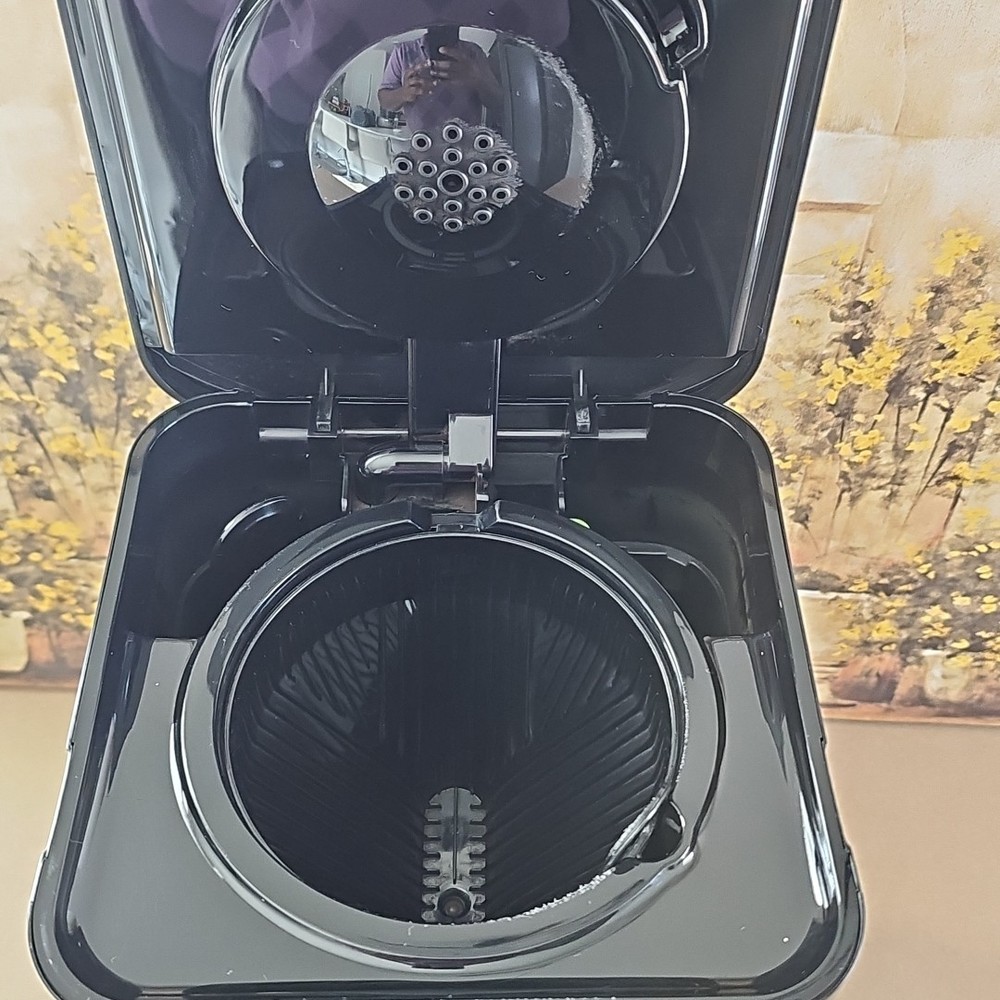 Braun (KF 7000) Black Brew Sense Automatic 12 Cup Drip Coffee Maker Bundle