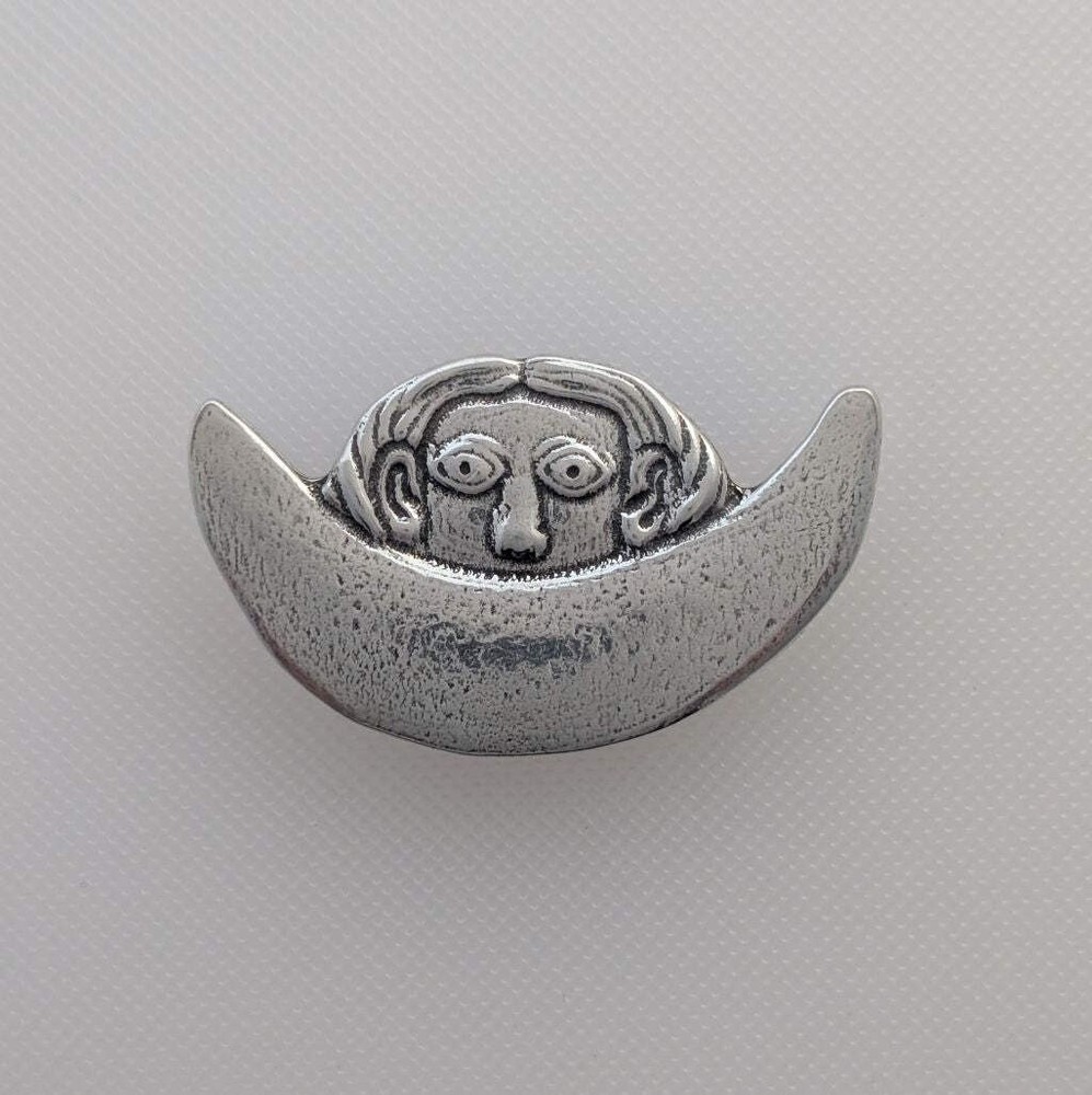Moon Magnet – Celtic-Inspired Pewter Crescent Moon Face