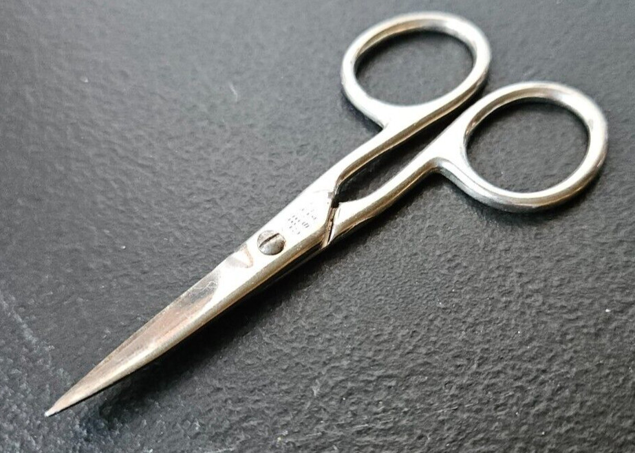 EMBROIDERY SCISSORS MADE IN HONG KONG.