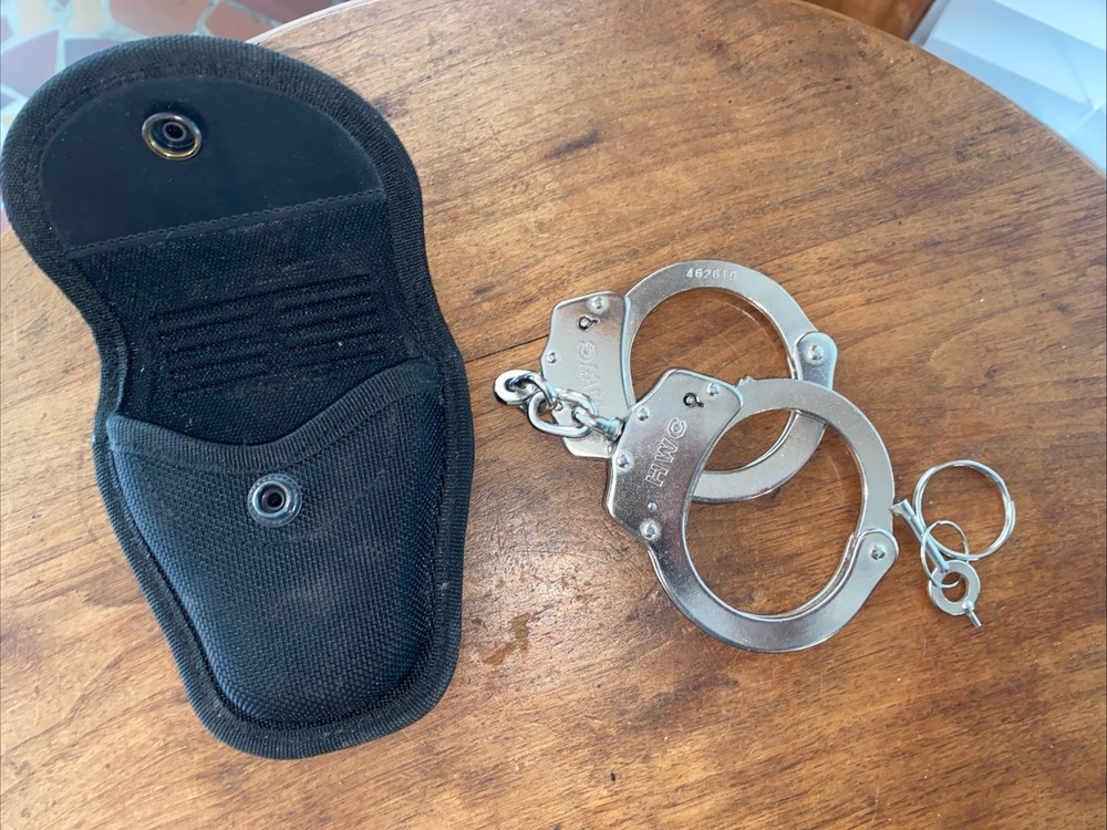 HWC STAINLESS STEEL HANDCUFFS W/ NYLON CASE  with Key