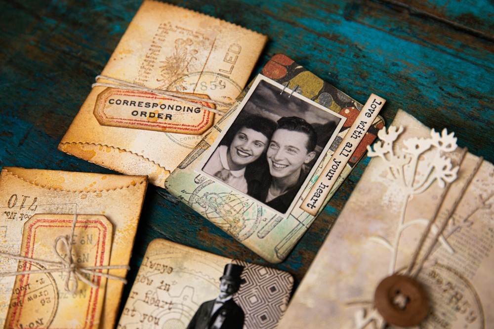 Sizzix Thinlits 5pc Pillow Box #666568 Retail $20.99 by Tim Holtz Vault