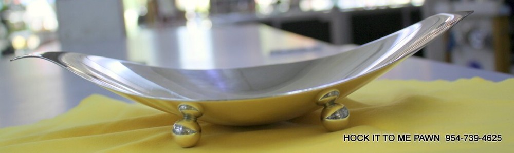 TIFFANY & CO MAKERS STERLING SILVER LARGE NUT DISH - 9.17oz